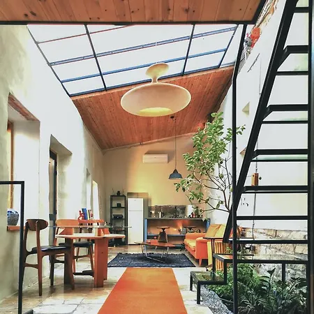 The Cabrio House- Unique Center Loft With Garden * 레메소스
