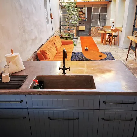 펜션 The Cabrio House- Unique Center Loft With Garden