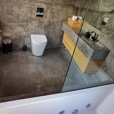 The Cabrio House- Unique Center Loft With Garden * 레메소스