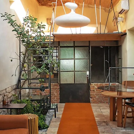 펜션 The Cabrio House- Unique Center Loft With Garden