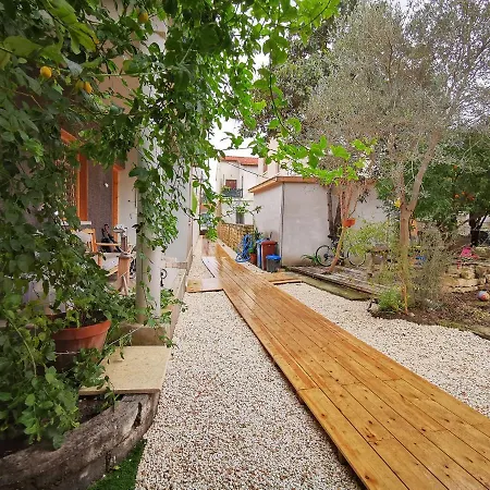 Casa de Férias The Cabrio House- Unique Center Loft With Garden *