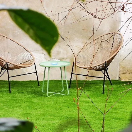 The Cabrio House- Unique Center Loft With Garden Limassol