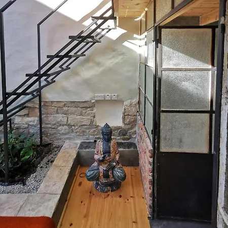 The Cabrio House- Unique Center Loft With Garden Limassol